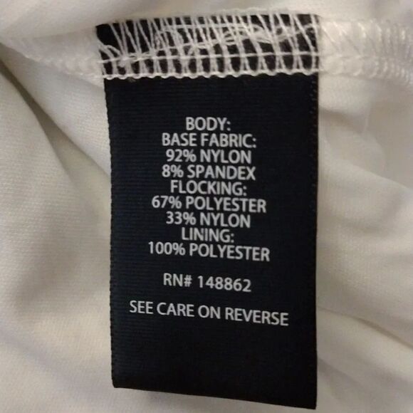 Torrid White Flocked Mesh Crew Neck Bell Sleeve Swing Top Plussize 2X NWT - Picture 13 of 14